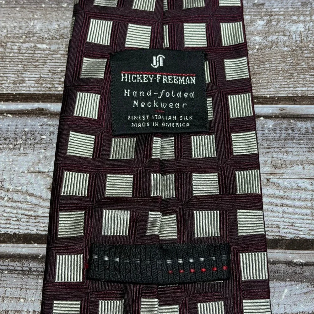 Hickey Freeman Necktie Mens OS Burgundy Silver Geometric Hand Folded‎ Silk USA